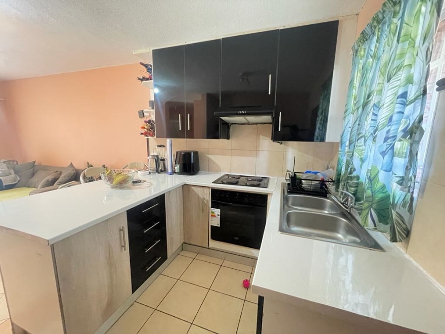 2 Bedroom Property for Sale in Noordwyk Gauteng