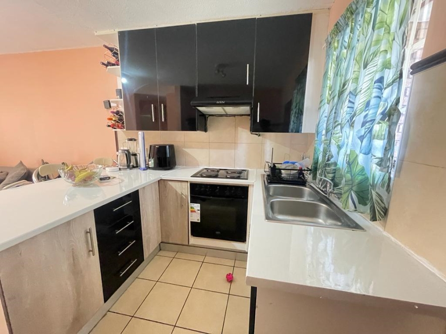 2 Bedroom Property for Sale in Noordwyk Gauteng