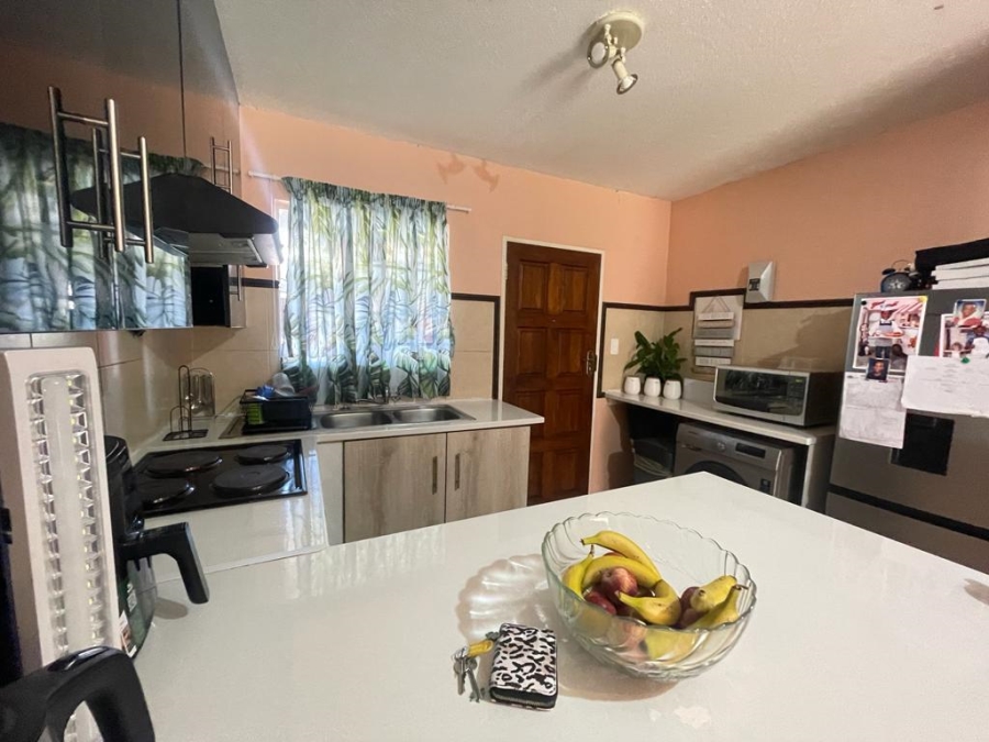 2 Bedroom Property for Sale in Noordwyk Gauteng