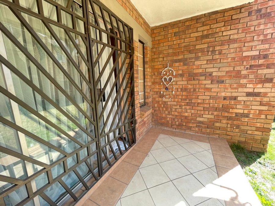 2 Bedroom Property for Sale in Noordwyk Gauteng