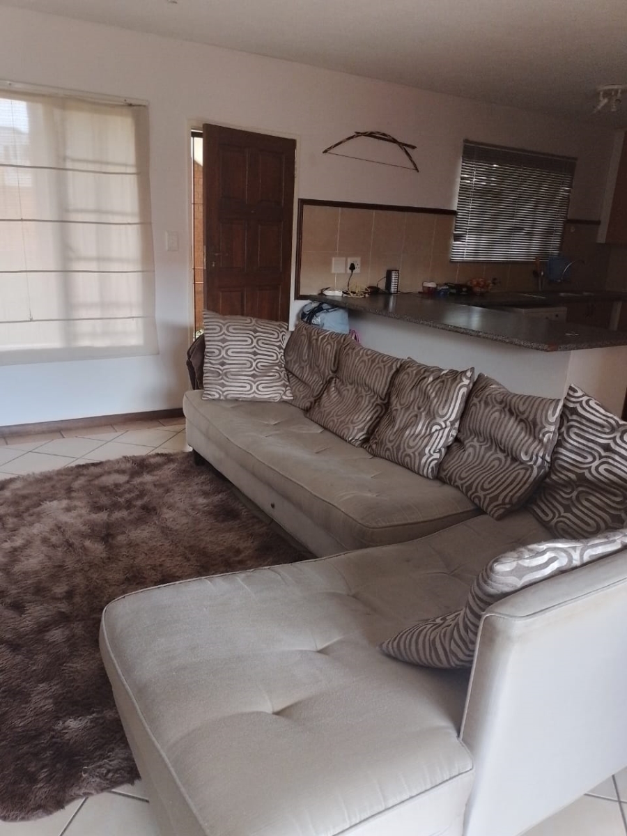 2 Bedroom Property for Sale in Noordwyk Gauteng