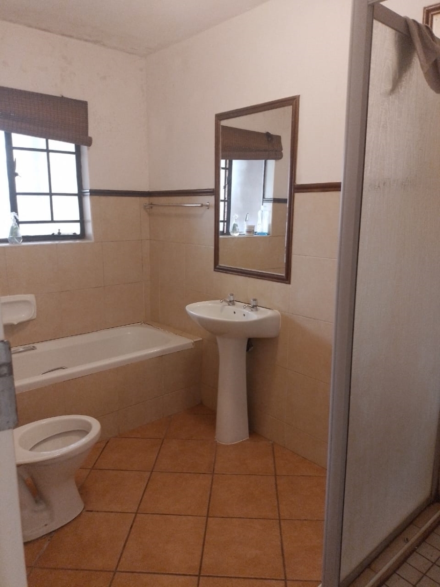 2 Bedroom Property for Sale in Noordwyk Gauteng