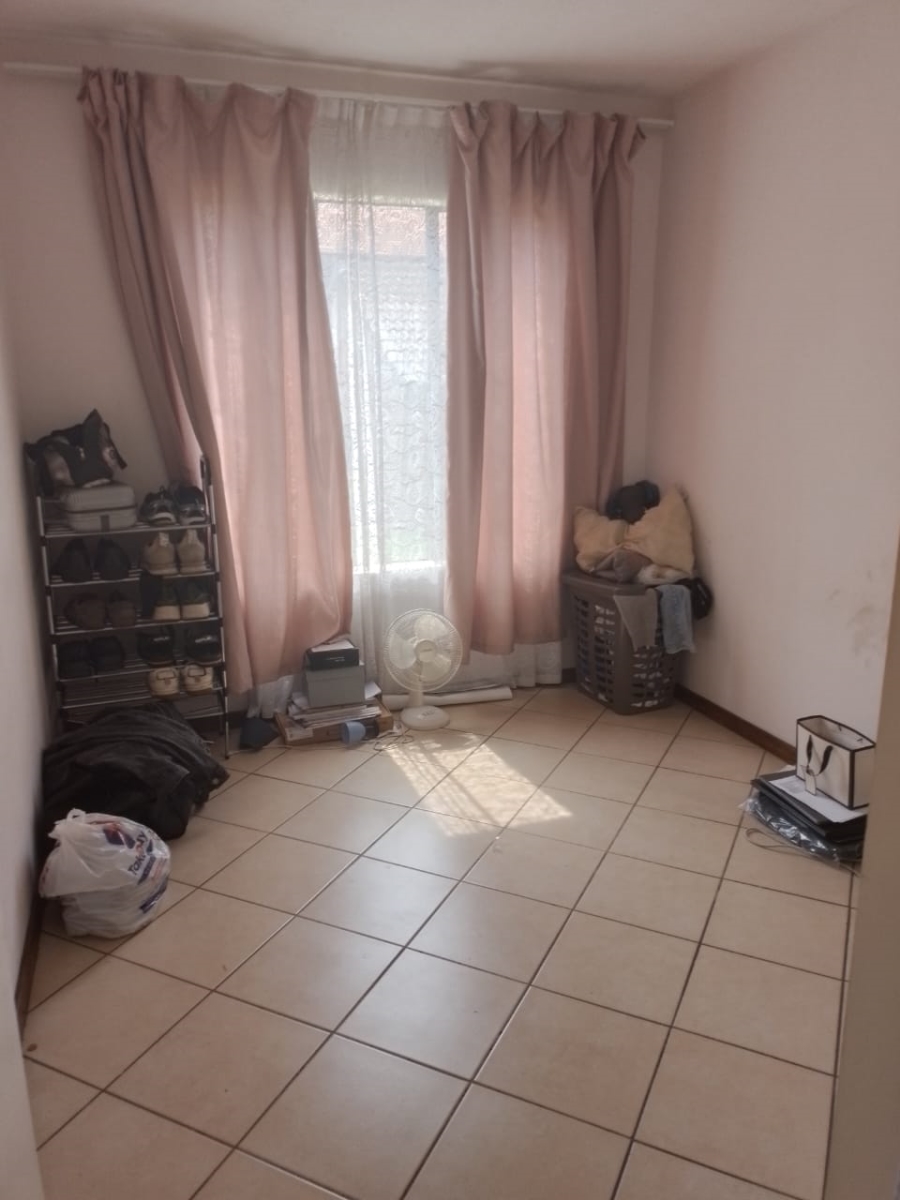 2 Bedroom Property for Sale in Noordwyk Gauteng