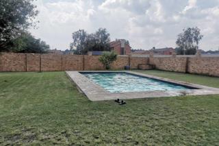 2 Bedroom Property for Sale in Noordwyk Gauteng