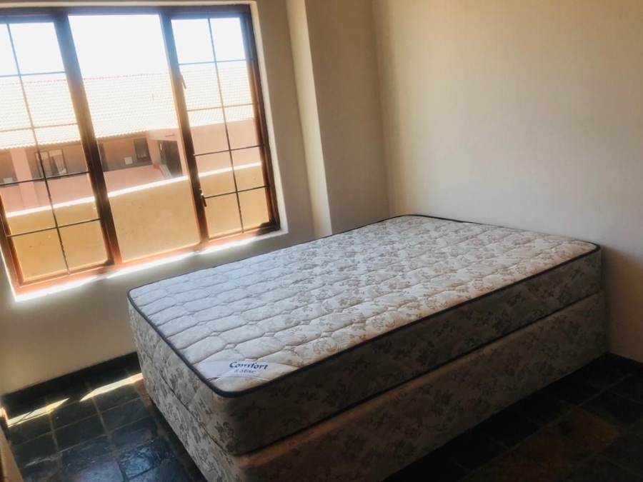 1 Bedroom Property for Sale in Noordwyk Gauteng