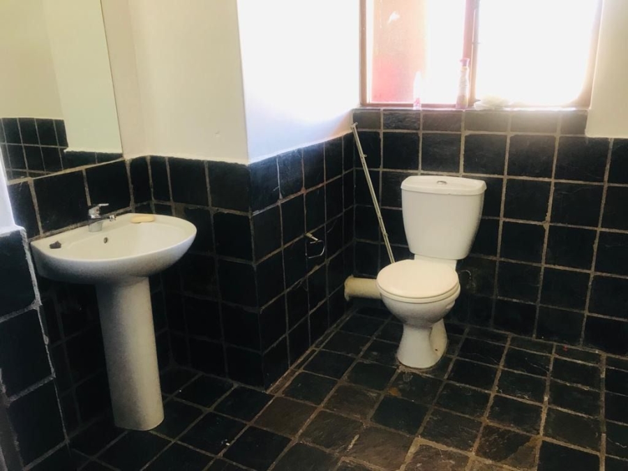 1 Bedroom Property for Sale in Noordwyk Gauteng