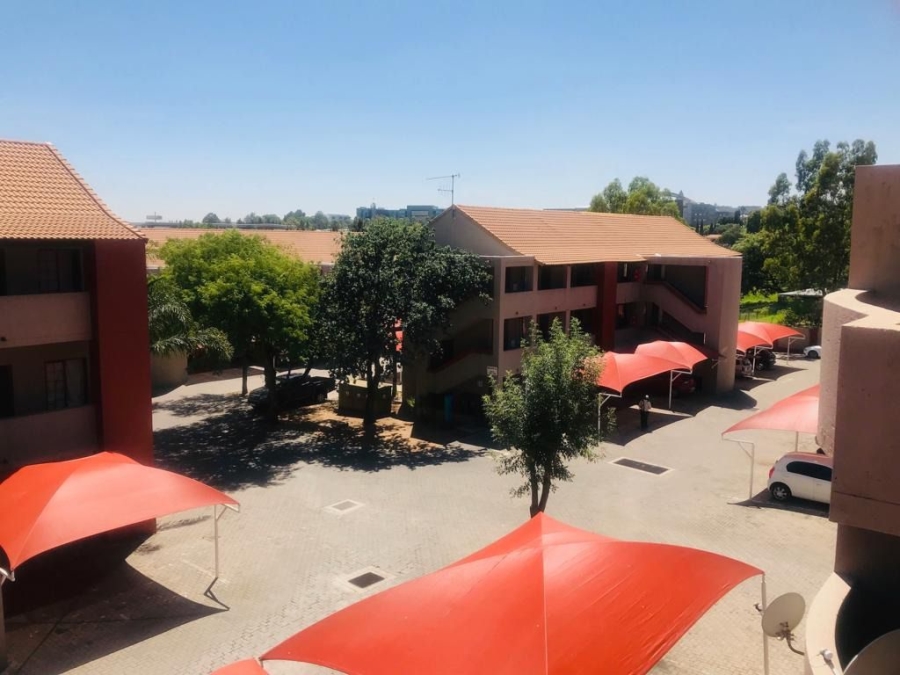 1 Bedroom Property for Sale in Noordwyk Gauteng