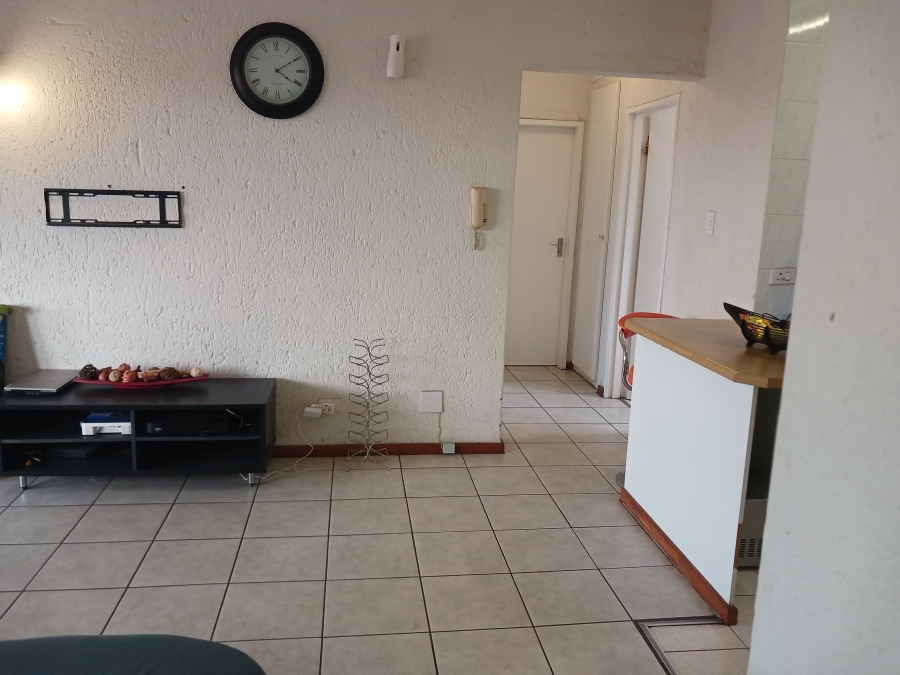 2 Bedroom Property for Sale in Little Falls Gauteng