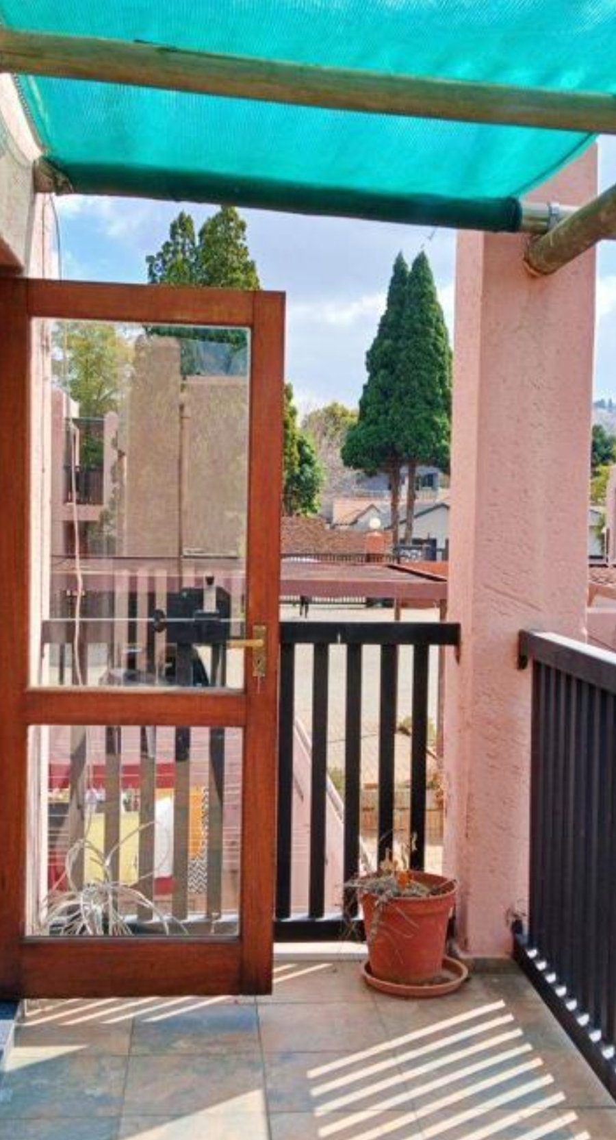 2 Bedroom Property for Sale in Little Falls Gauteng