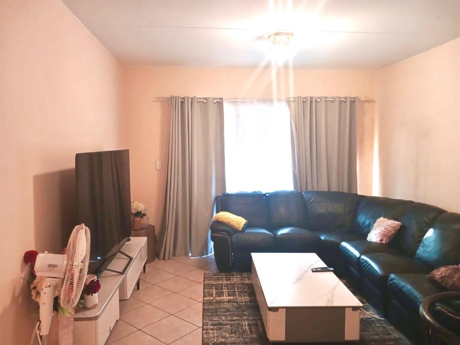 2 Bedroom Property for Sale in Honeypark Gauteng