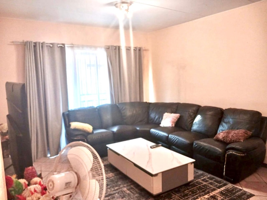 2 Bedroom Property for Sale in Honeypark Gauteng