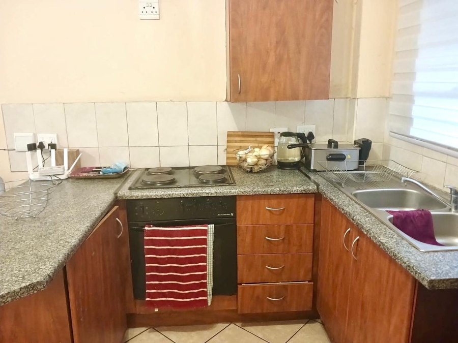 2 Bedroom Property for Sale in Honeypark Gauteng
