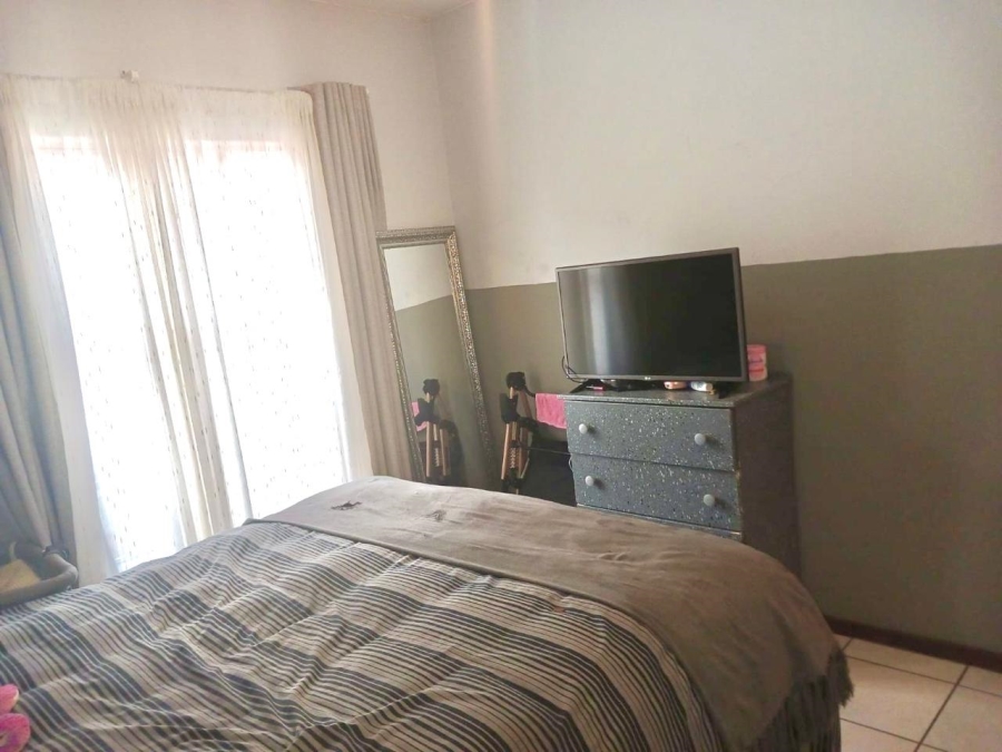 2 Bedroom Property for Sale in Honeypark Gauteng