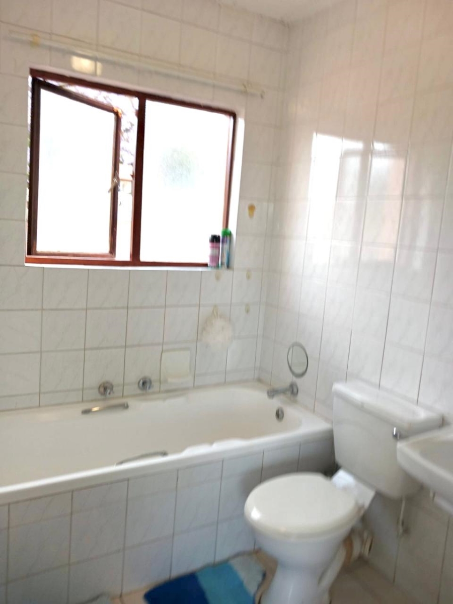 2 Bedroom Property for Sale in Honeypark Gauteng