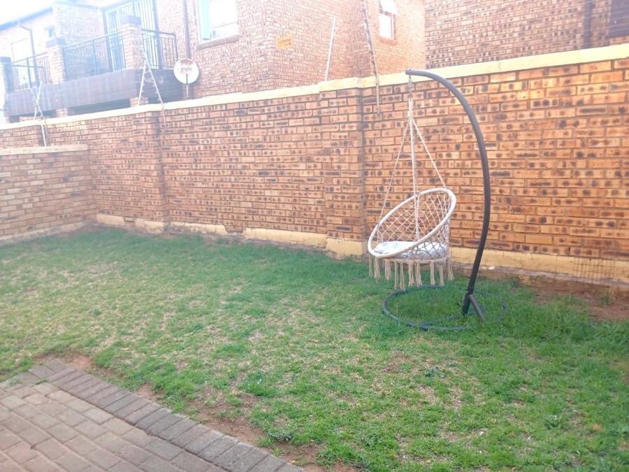 2 Bedroom Property for Sale in Honeypark Gauteng