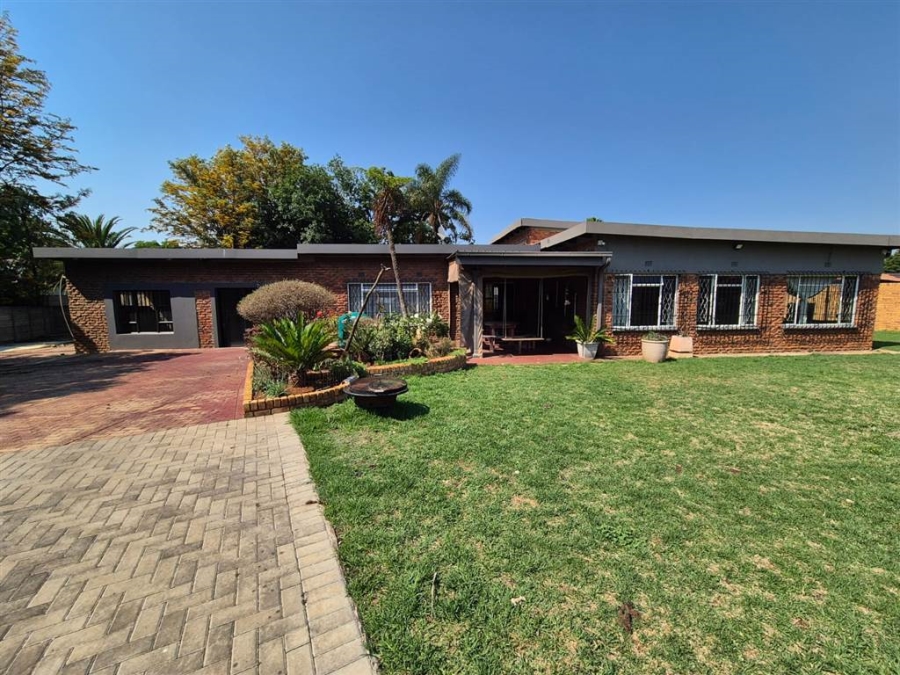 3 Bedroom Property for Sale in Brackenhurst Gauteng