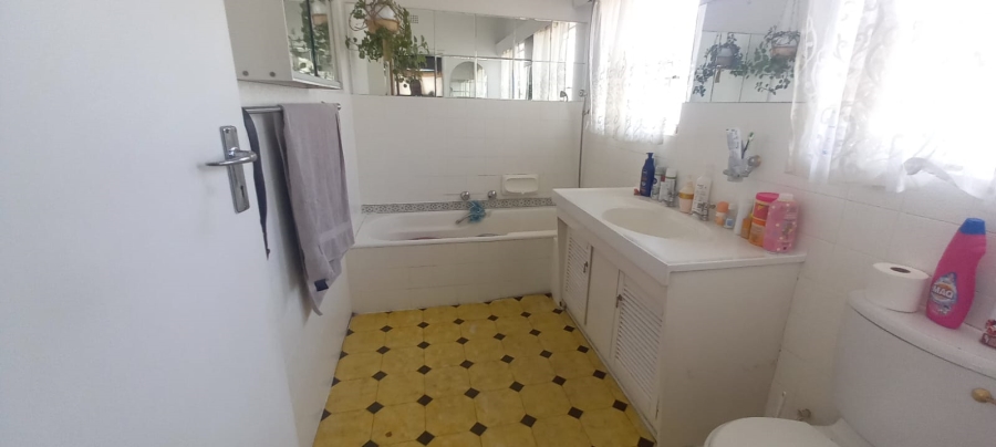 4 Bedroom Property for Sale in Brackenhurst Gauteng