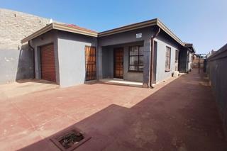 4 Bedroom Property for Sale in Rondebult Gauteng