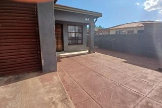4 Bedroom Property for Sale in Rondebult Gauteng