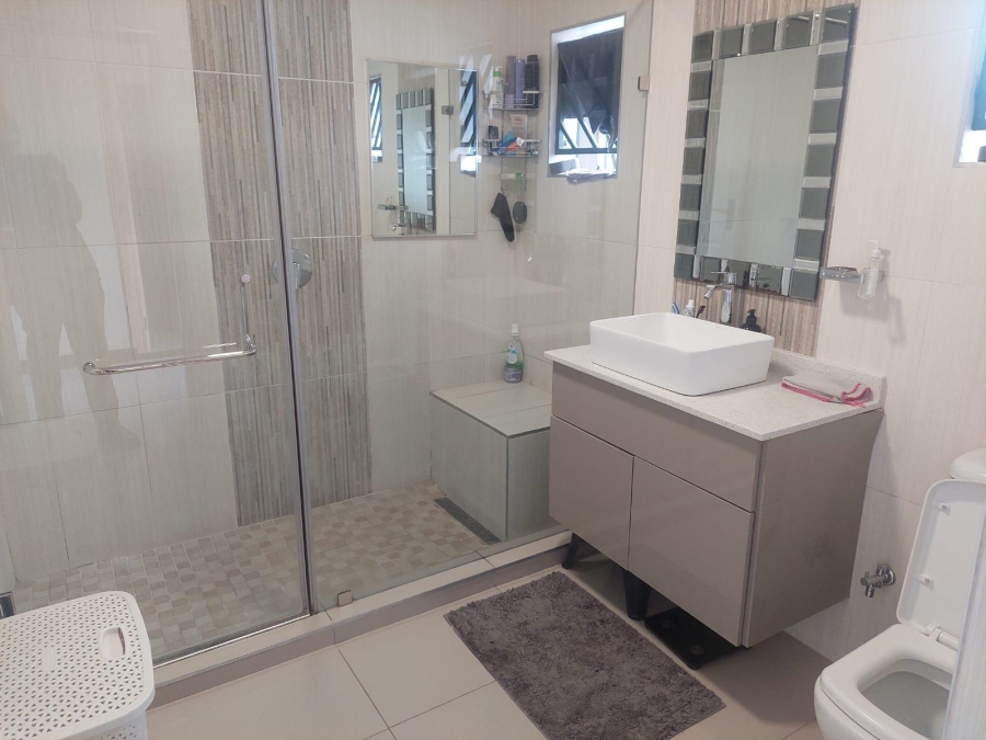 6 Bedroom Property for Sale in Laudium Ext 1 Gauteng