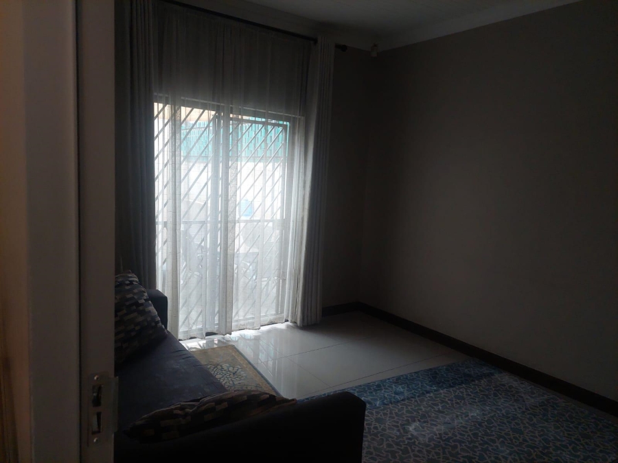 6 Bedroom Property for Sale in Laudium Ext 1 Gauteng