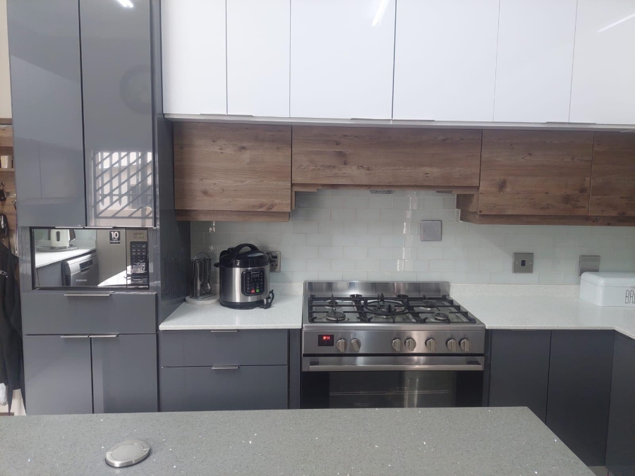 6 Bedroom Property for Sale in Laudium Ext 1 Gauteng