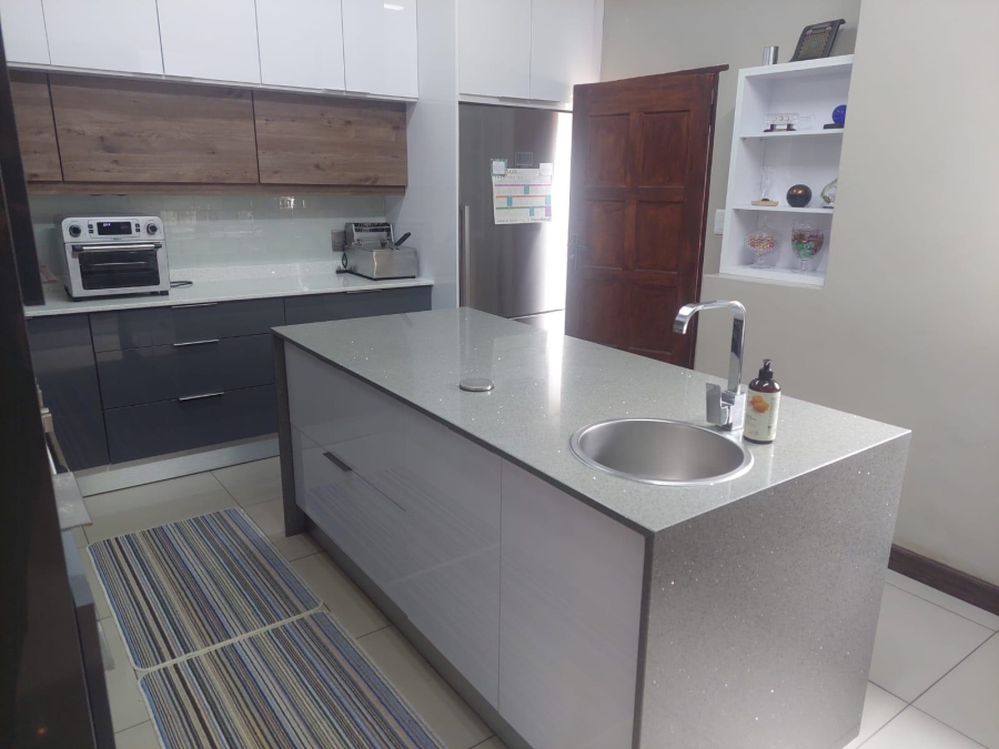 6 Bedroom Property for Sale in Laudium Ext 1 Gauteng