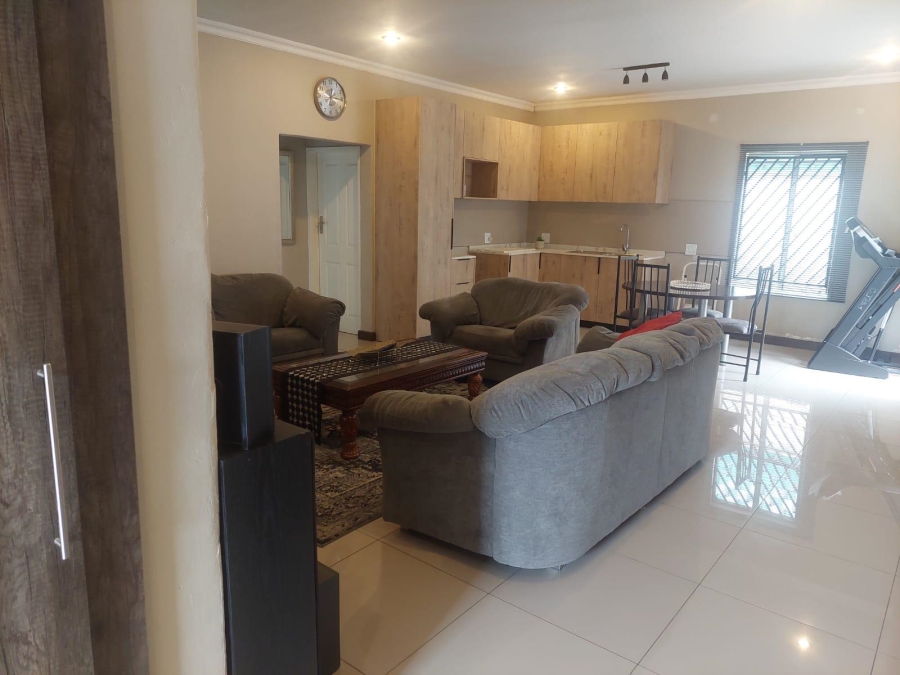 6 Bedroom Property for Sale in Laudium Ext 1 Gauteng