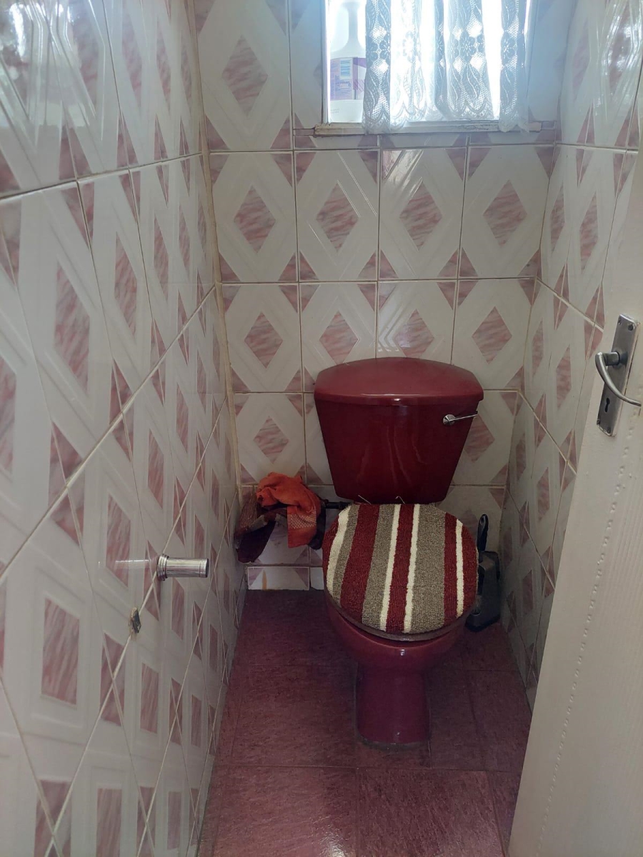 2 Bedroom Property for Sale in Laudium Gauteng