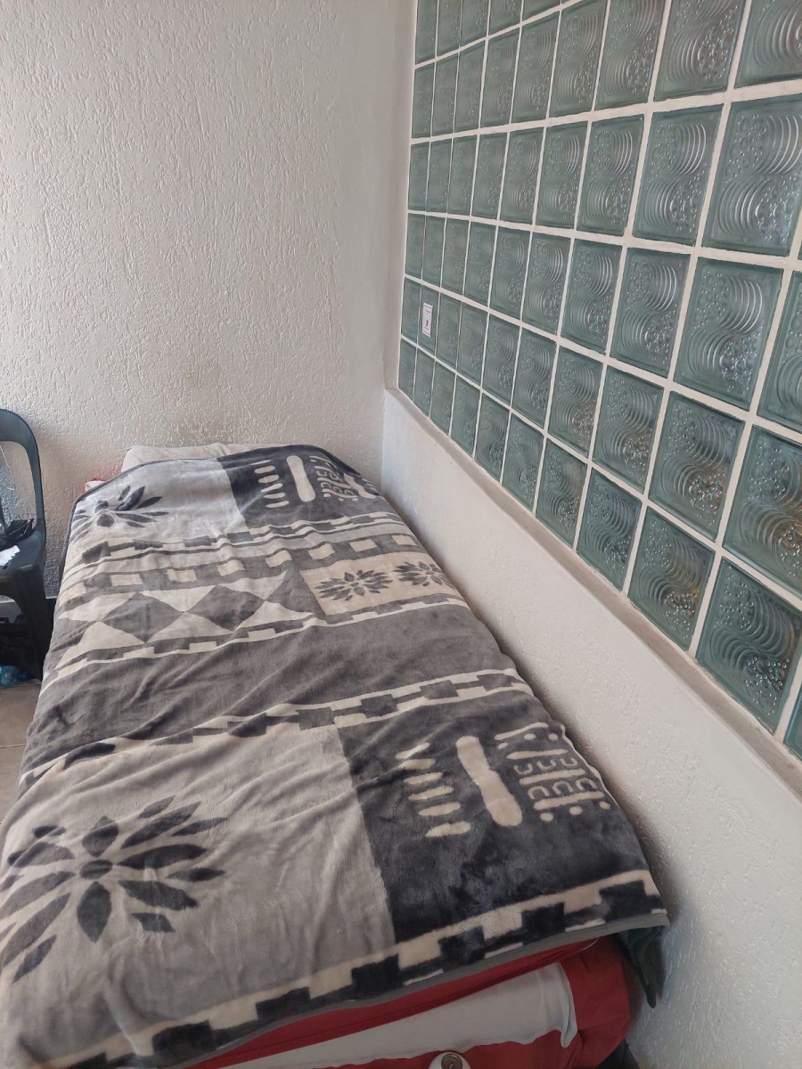 2 Bedroom Property for Sale in Laudium Gauteng