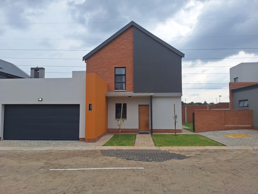 4 Bedroom Property for Sale in Amberfield Gauteng