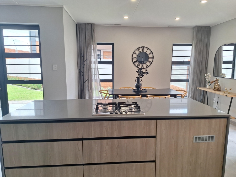 4 Bedroom Property for Sale in Amberfield Gauteng