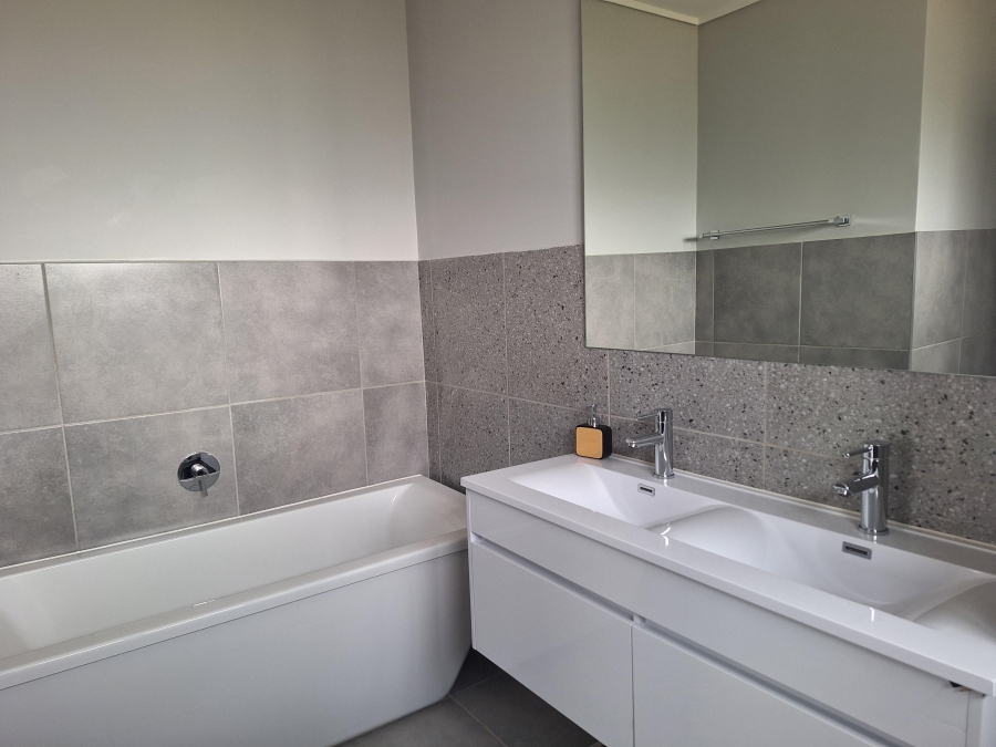 4 Bedroom Property for Sale in Amberfield Gauteng