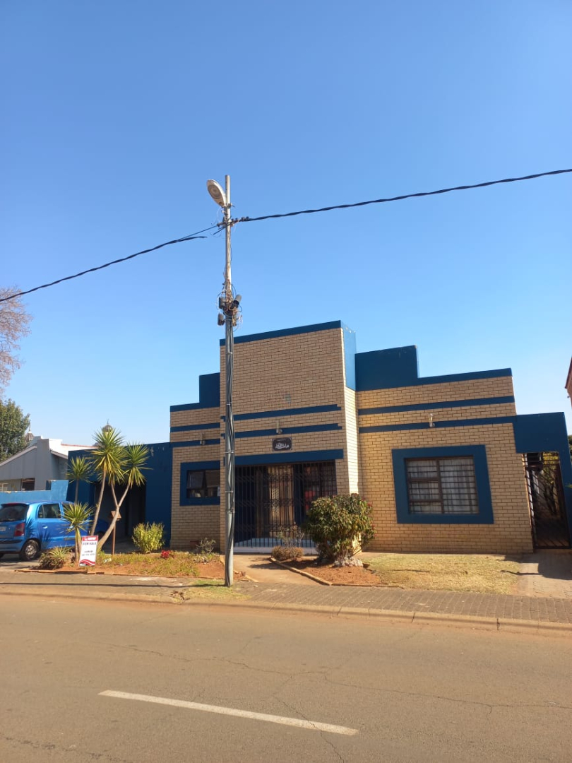 4 Bedroom Property for Sale in Lenasia Ext 1 Gauteng