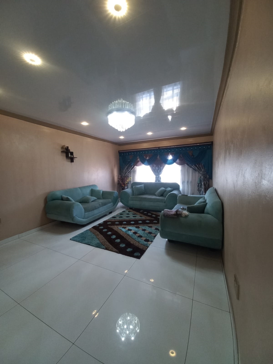 4 Bedroom Property for Sale in Lenasia Ext 1 Gauteng