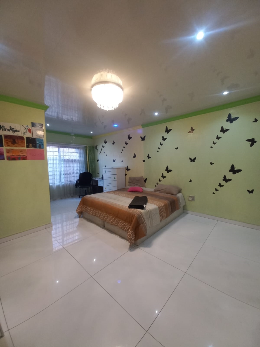 4 Bedroom Property for Sale in Lenasia Ext 1 Gauteng