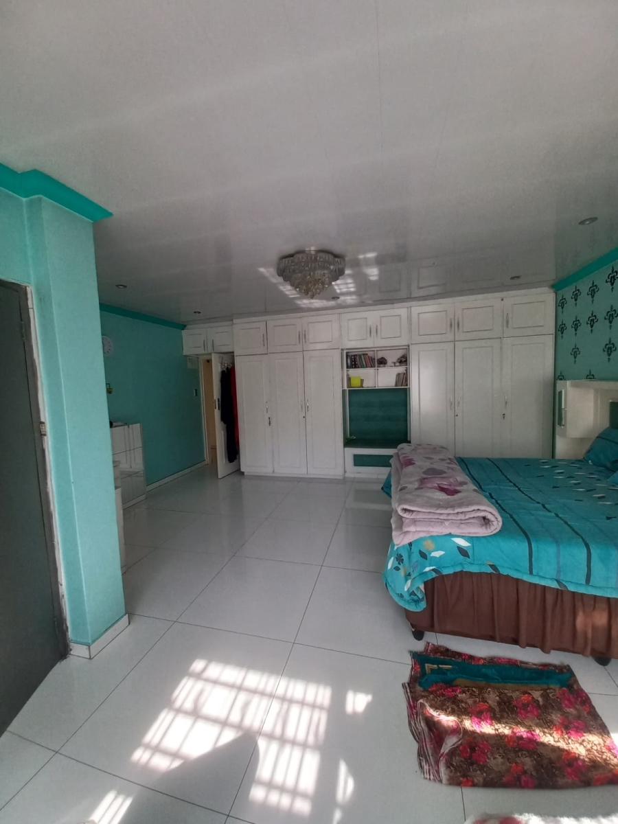 4 Bedroom Property for Sale in Lenasia Ext 1 Gauteng