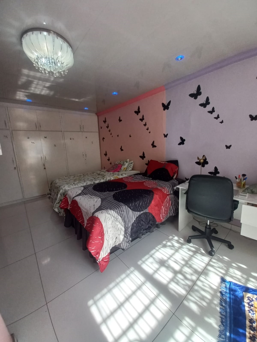 4 Bedroom Property for Sale in Lenasia Ext 1 Gauteng