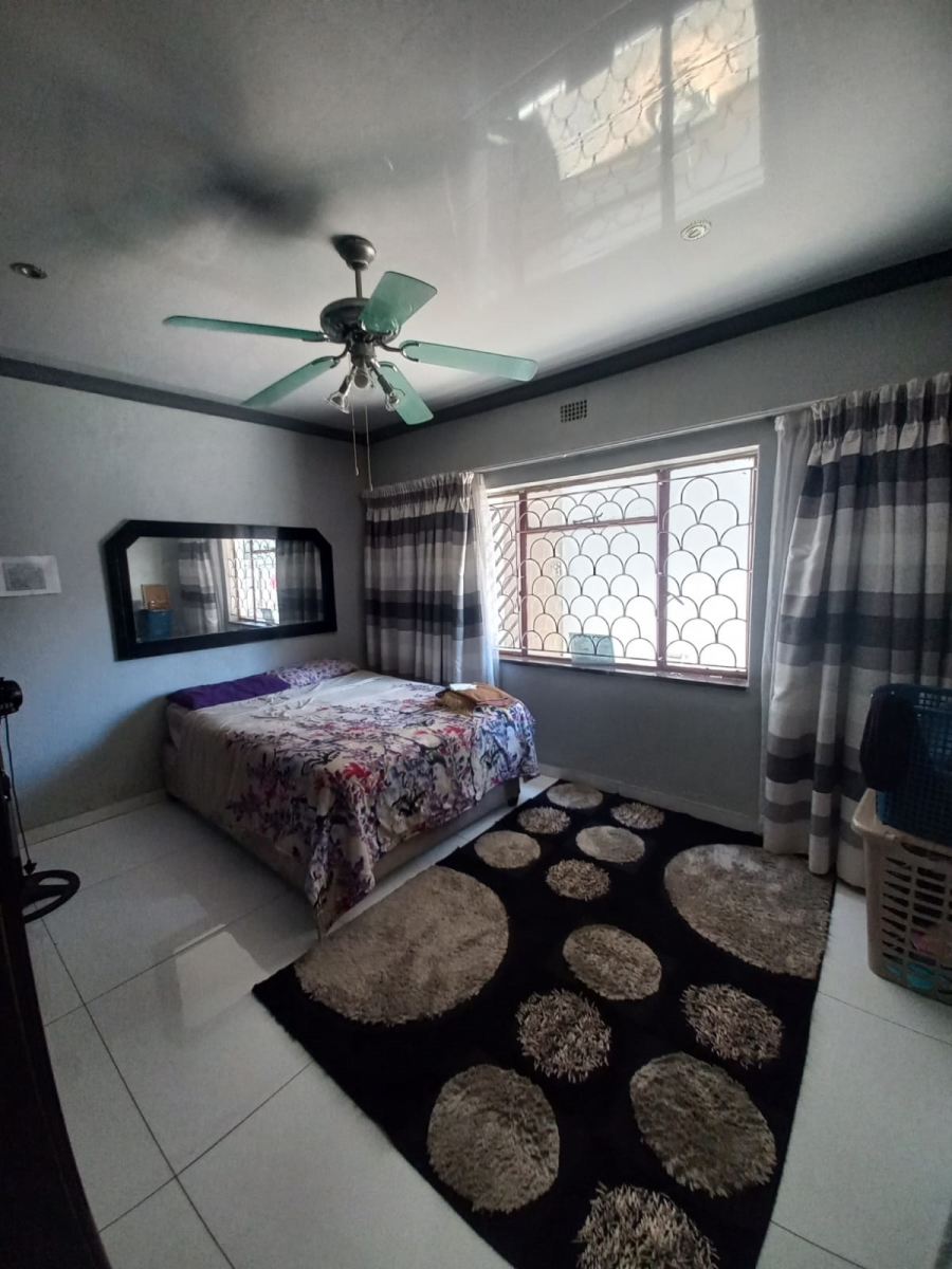 4 Bedroom Property for Sale in Lenasia Ext 1 Gauteng