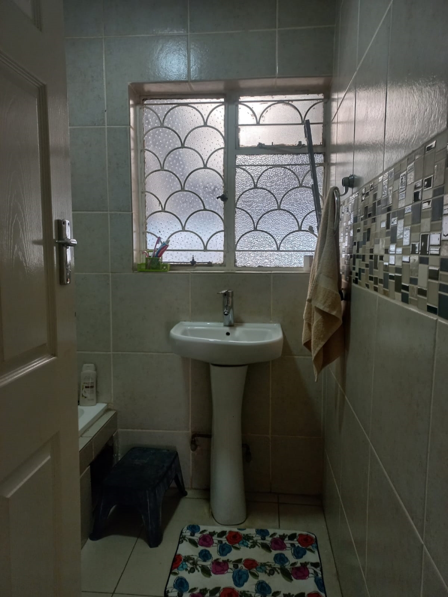 4 Bedroom Property for Sale in Lenasia Ext 1 Gauteng