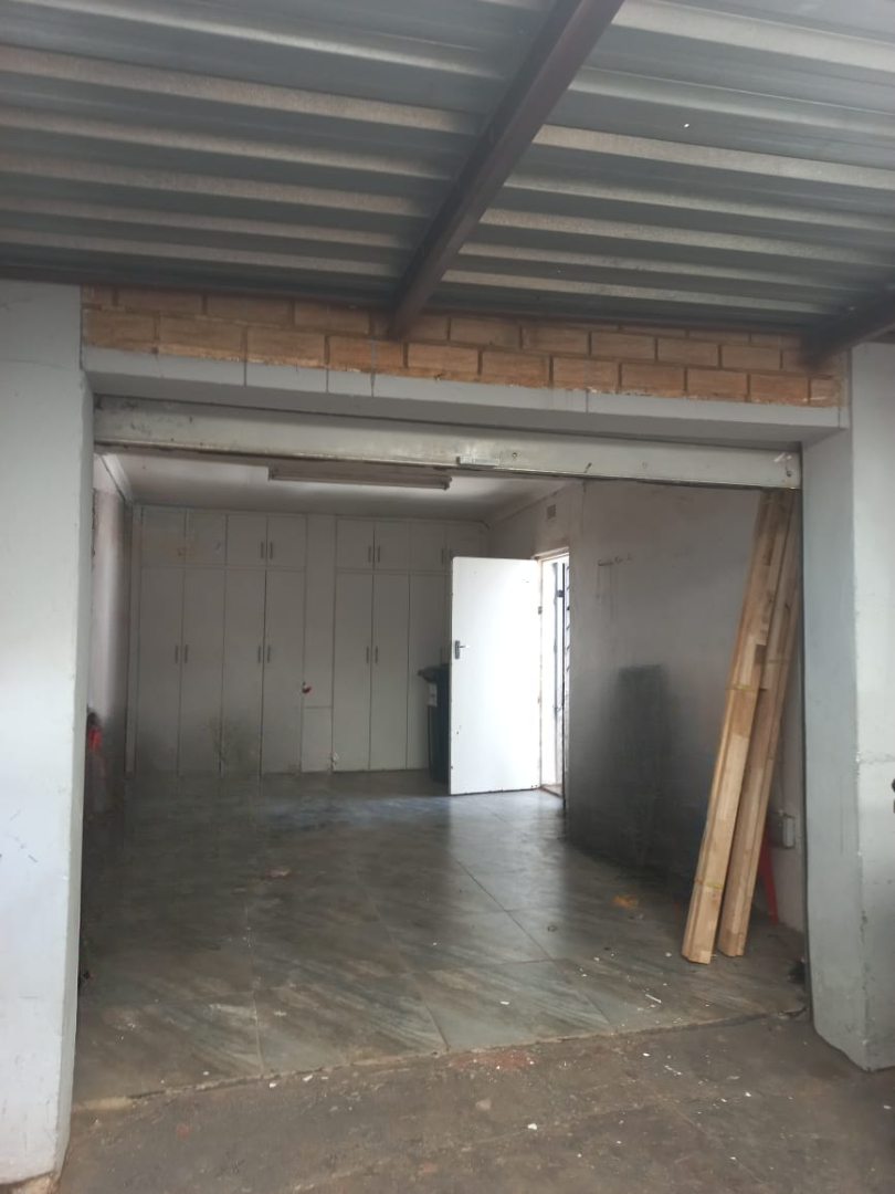 4 Bedroom Property for Sale in Lenasia Ext 1 Gauteng