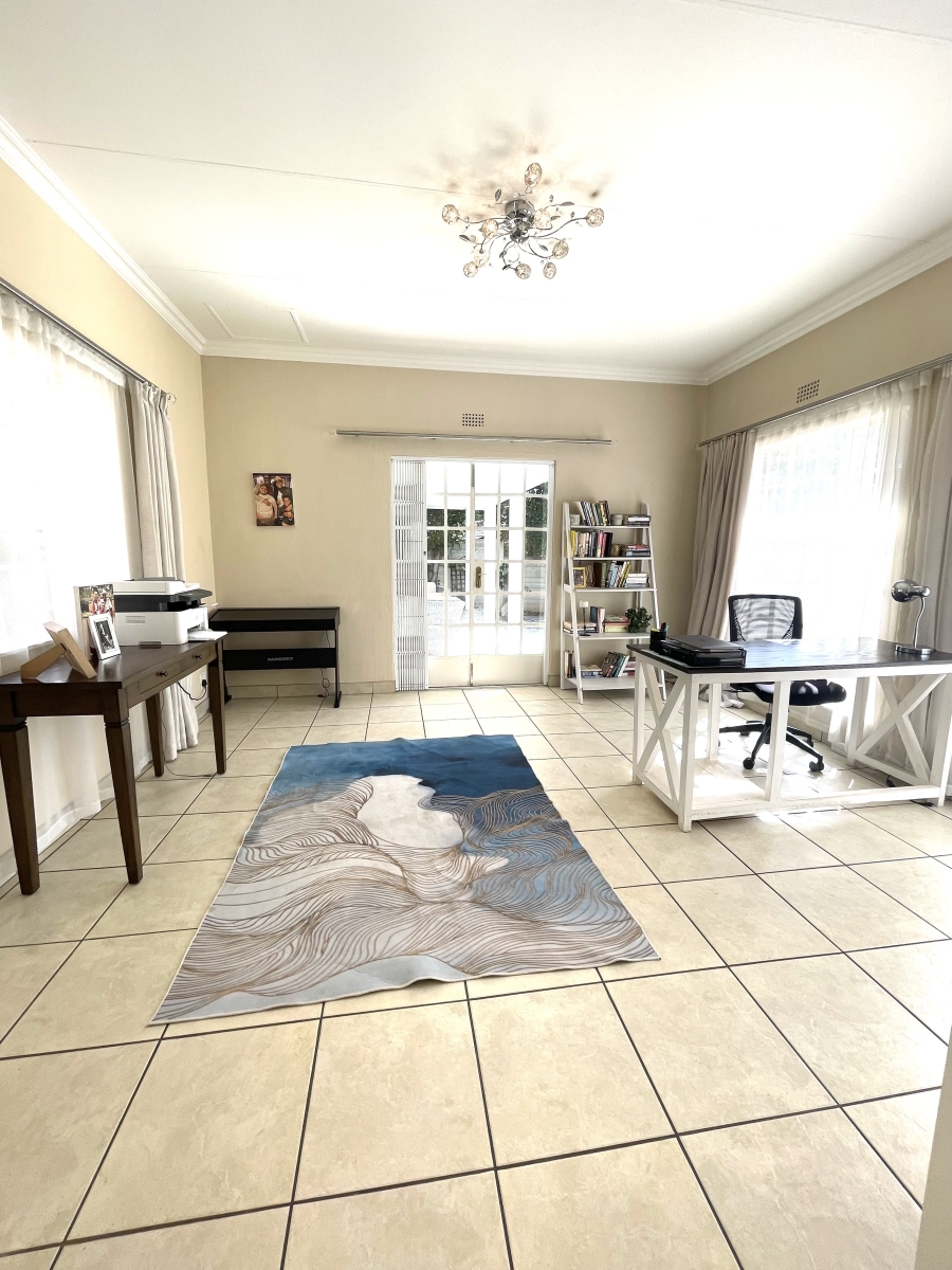5 Bedroom Property for Sale in Bryanston Gauteng