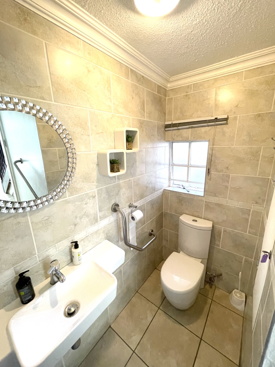 5 Bedroom Property for Sale in Bryanston Gauteng