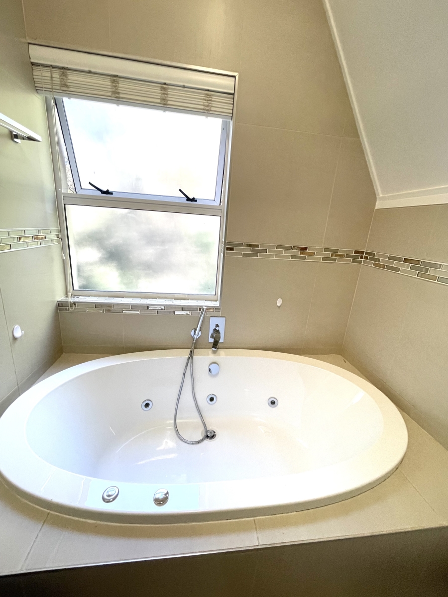 5 Bedroom Property for Sale in Bryanston Gauteng