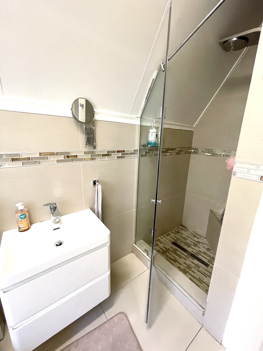 5 Bedroom Property for Sale in Bryanston Gauteng