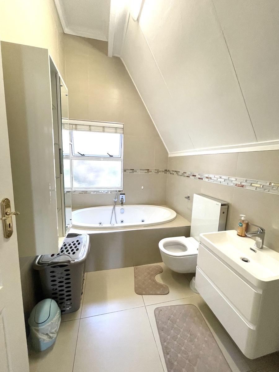 5 Bedroom Property for Sale in Bryanston Gauteng