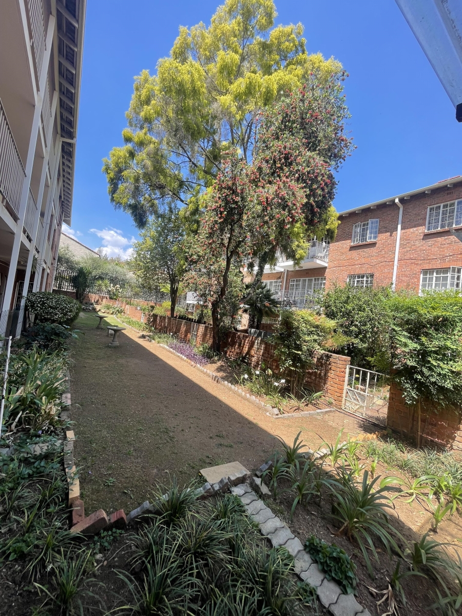 2 Bedroom Property for Sale in Woodmead Gauteng