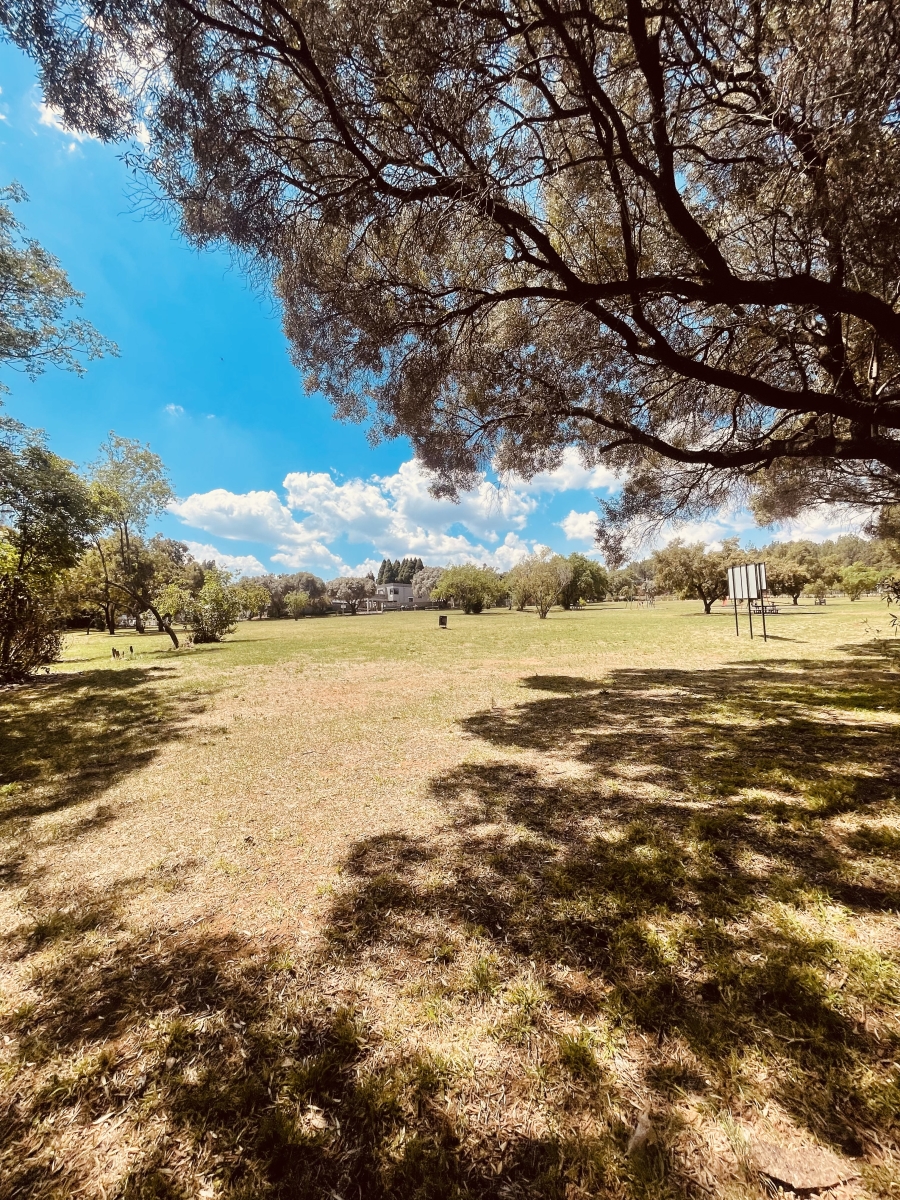 2 Bedroom Property for Sale in Woodmead Gauteng