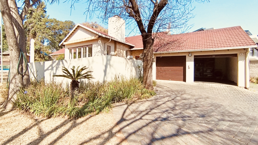 4 Bedroom Property for Sale in Morningside Gauteng
