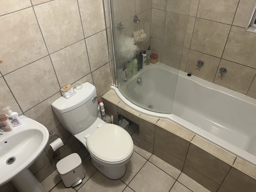 2 Bedroom Property for Sale in Olympus Heights Estate Gauteng